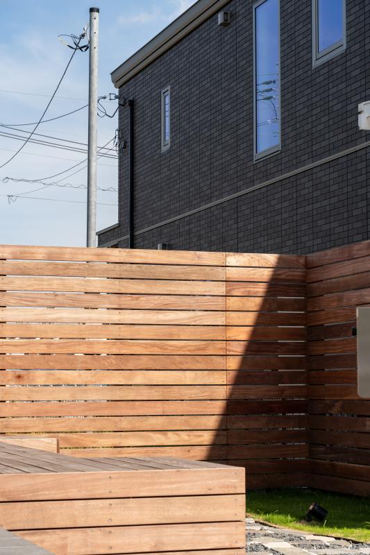 温かみのあるフェンス(ウッドライフエクステリアさん)のメインイメージ